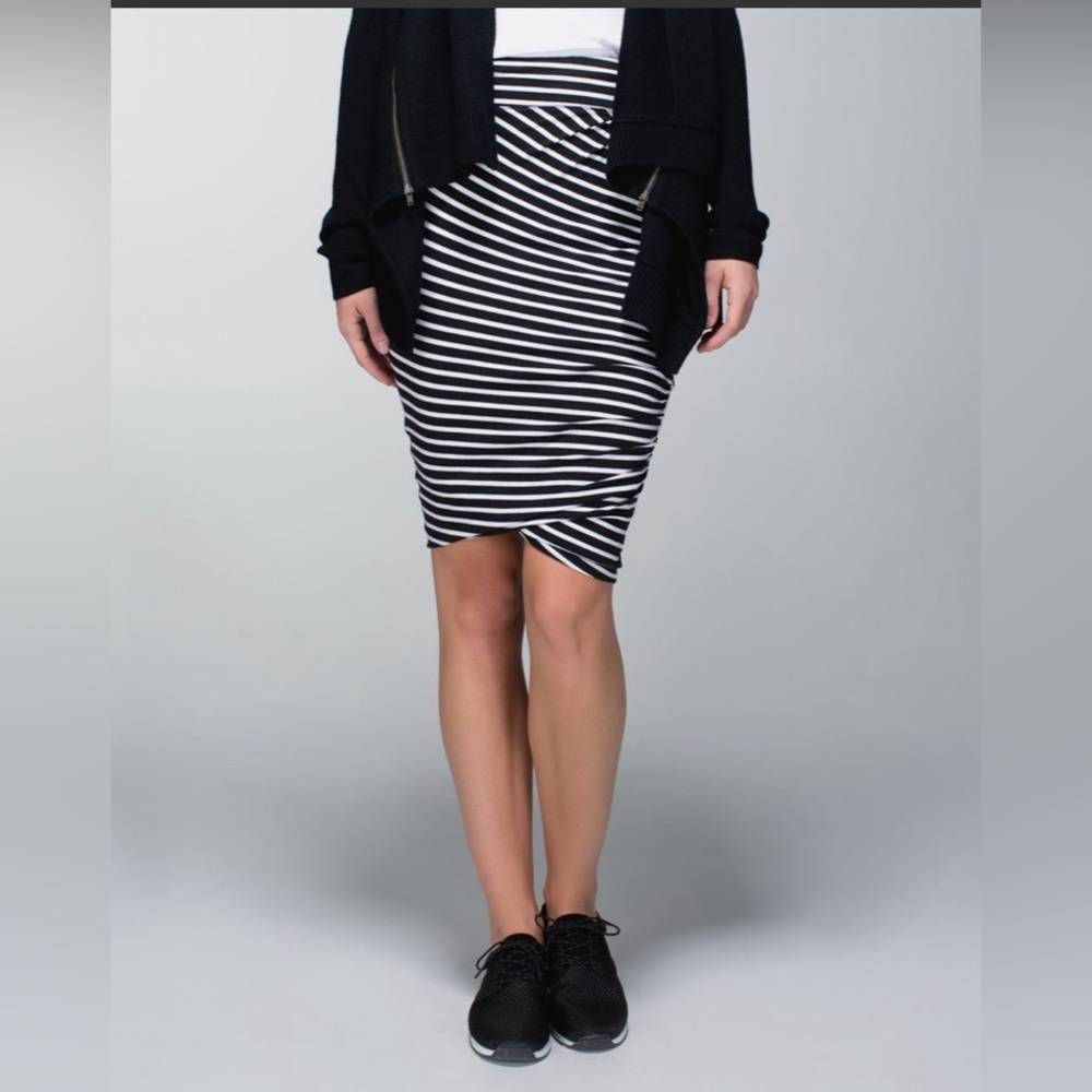 Lululemon Anytime skirt